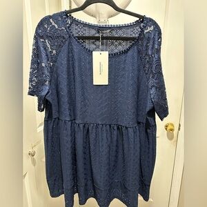 BloomChic Size 2XL Lace Sleeve Top Round Neck Stretch us 18-20